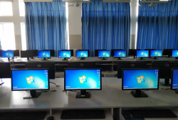 信息技术教师不怕上课，怕的是管理机房