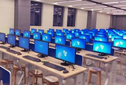 信息技术教师不怕上课，怕的是管理机房