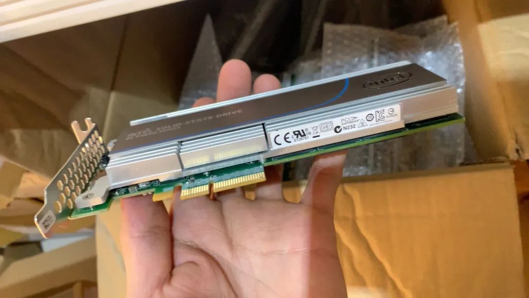 英特尔NVME卡式MLC固态硬盘:P3605 P3600,二手550元是否值得入手? 第9张 英特尔NVME卡式MLC固态硬盘:P3605 P3600,二手550元是否值得入手? 第9张
