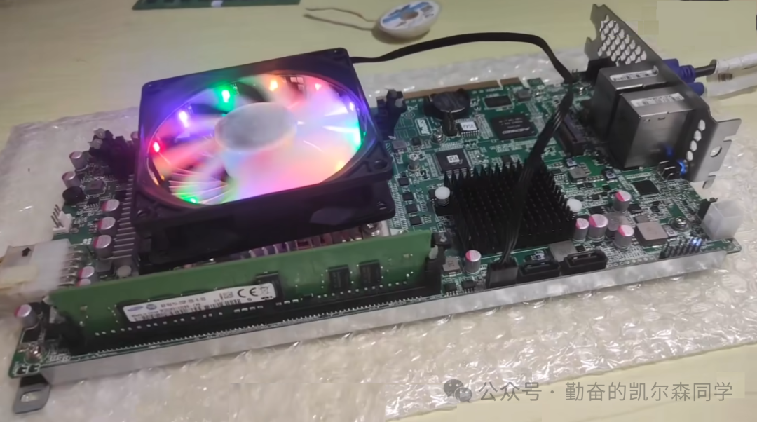 这张"显卡"居然能装18核CPU?全球最小X99主板惊艳亮相! 第3张 这张"显卡"居然能装18核CPU?全球最小X99主板惊艳亮相! 第3张