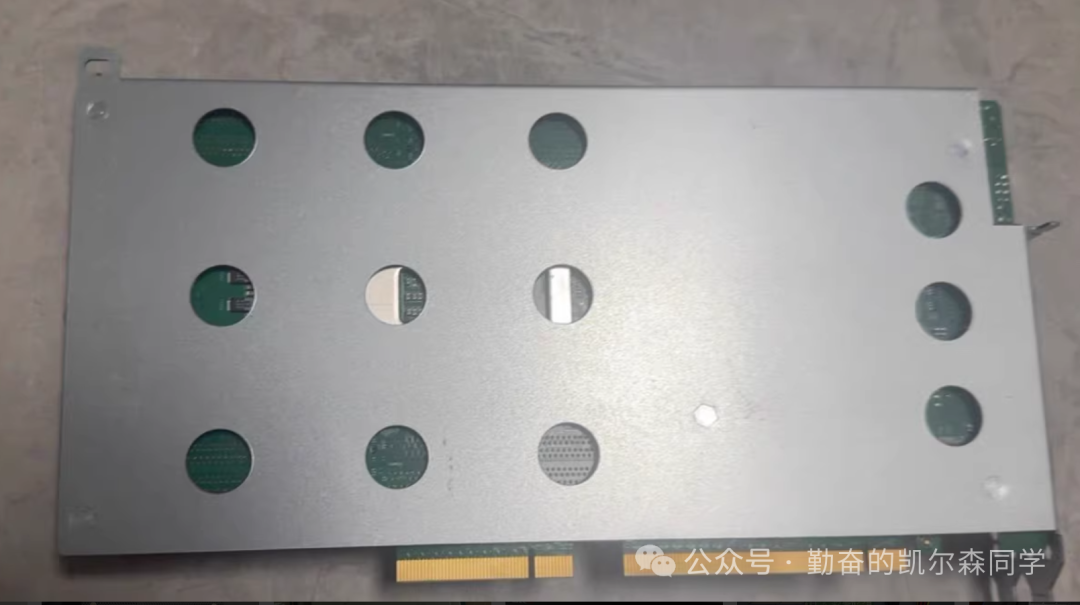 这张"显卡"居然能装18核CPU?全球最小X99主板惊艳亮相! 第2张 这张"显卡"居然能装18核CPU?全球最小X99主板惊艳亮相! 第2张