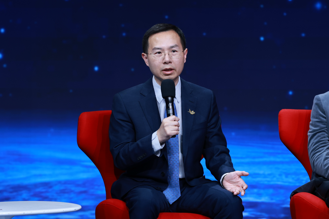 《对话》精选｜中国大模型凭何成为全球AI底座？