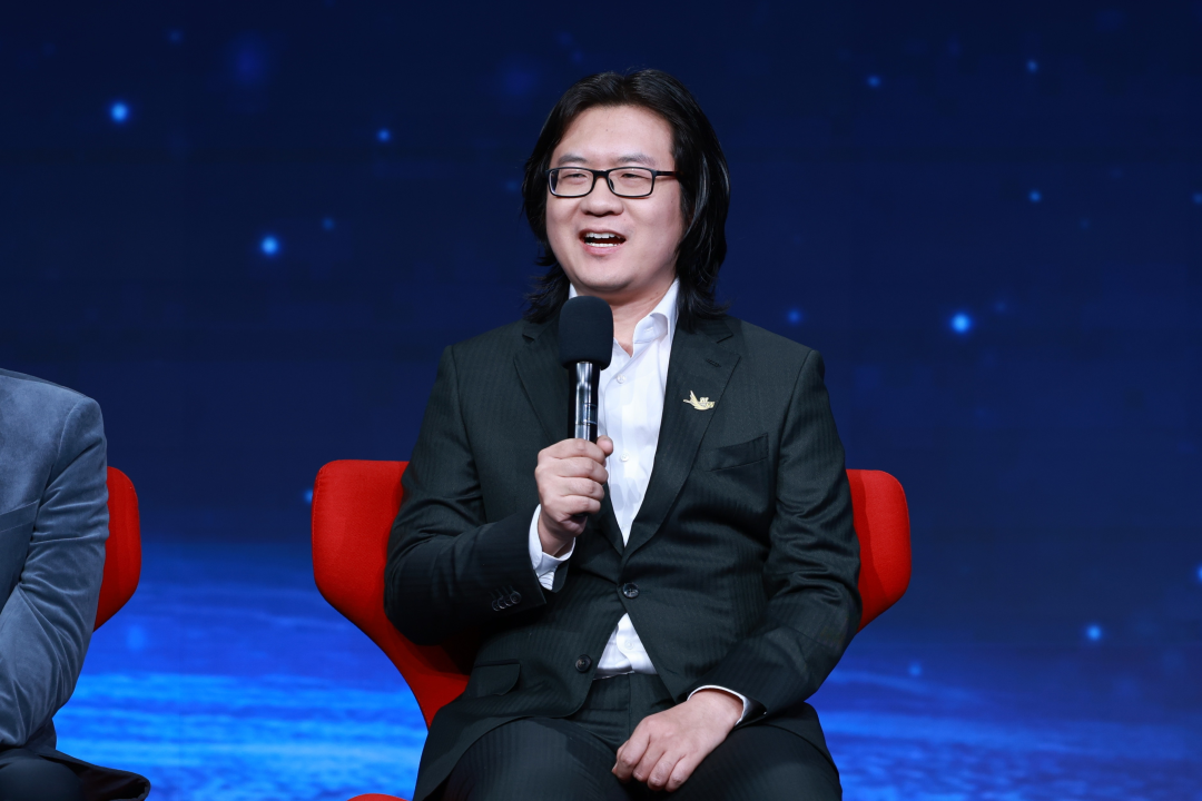 《对话》精选|中国大模型凭何成为全球AI底座?