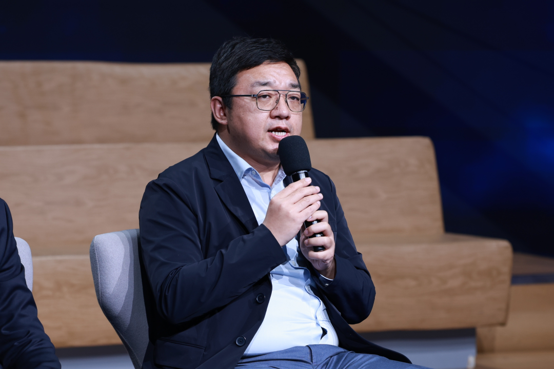 《对话》精选|中国大模型凭何成为全球AI底座?