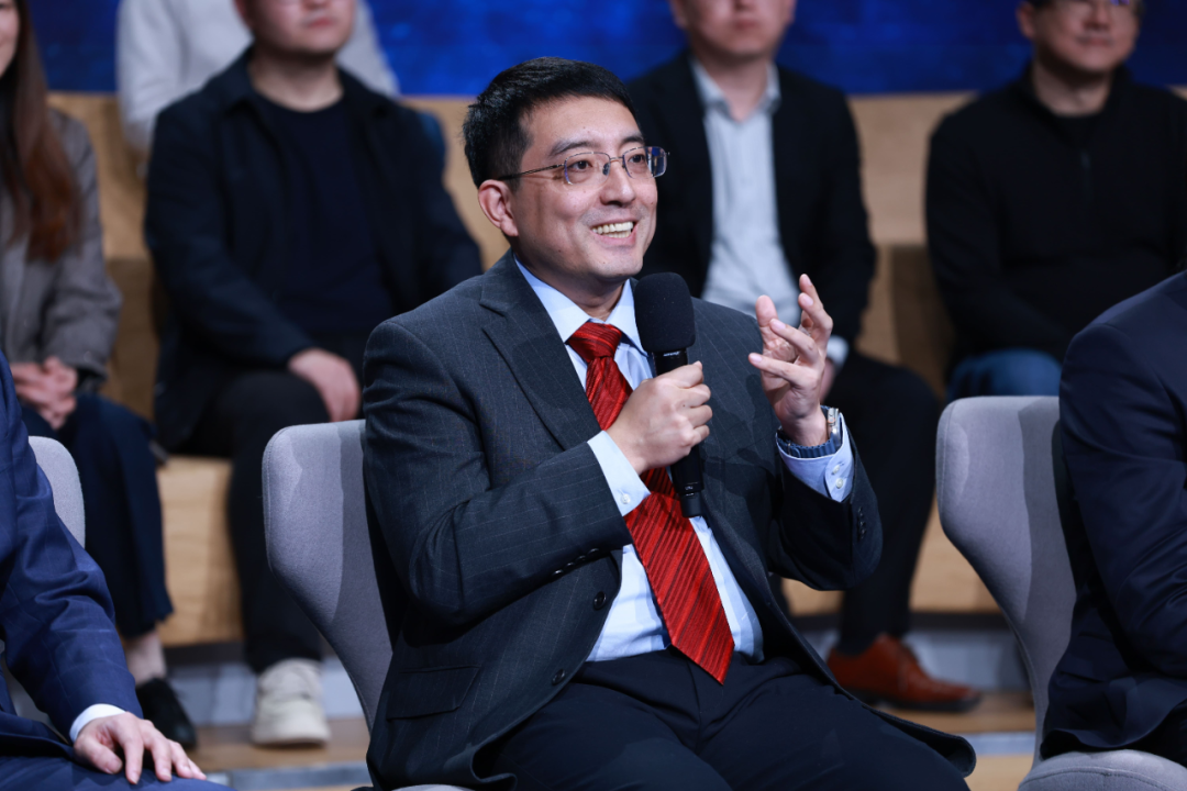 《对话》精选|中国大模型凭何成为全球AI底座?