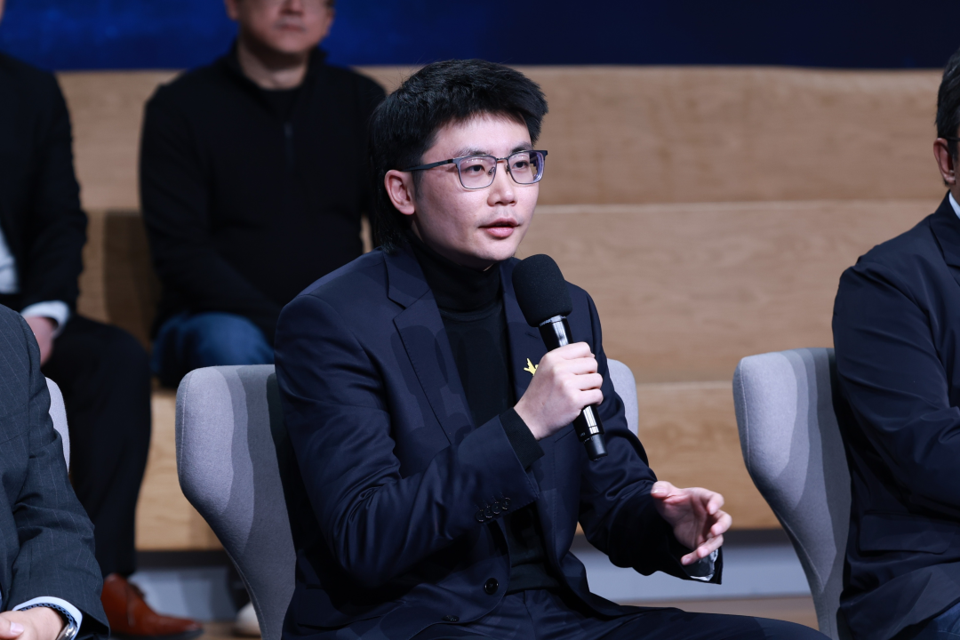 《对话》精选|中国大模型凭何成为全球AI底座?